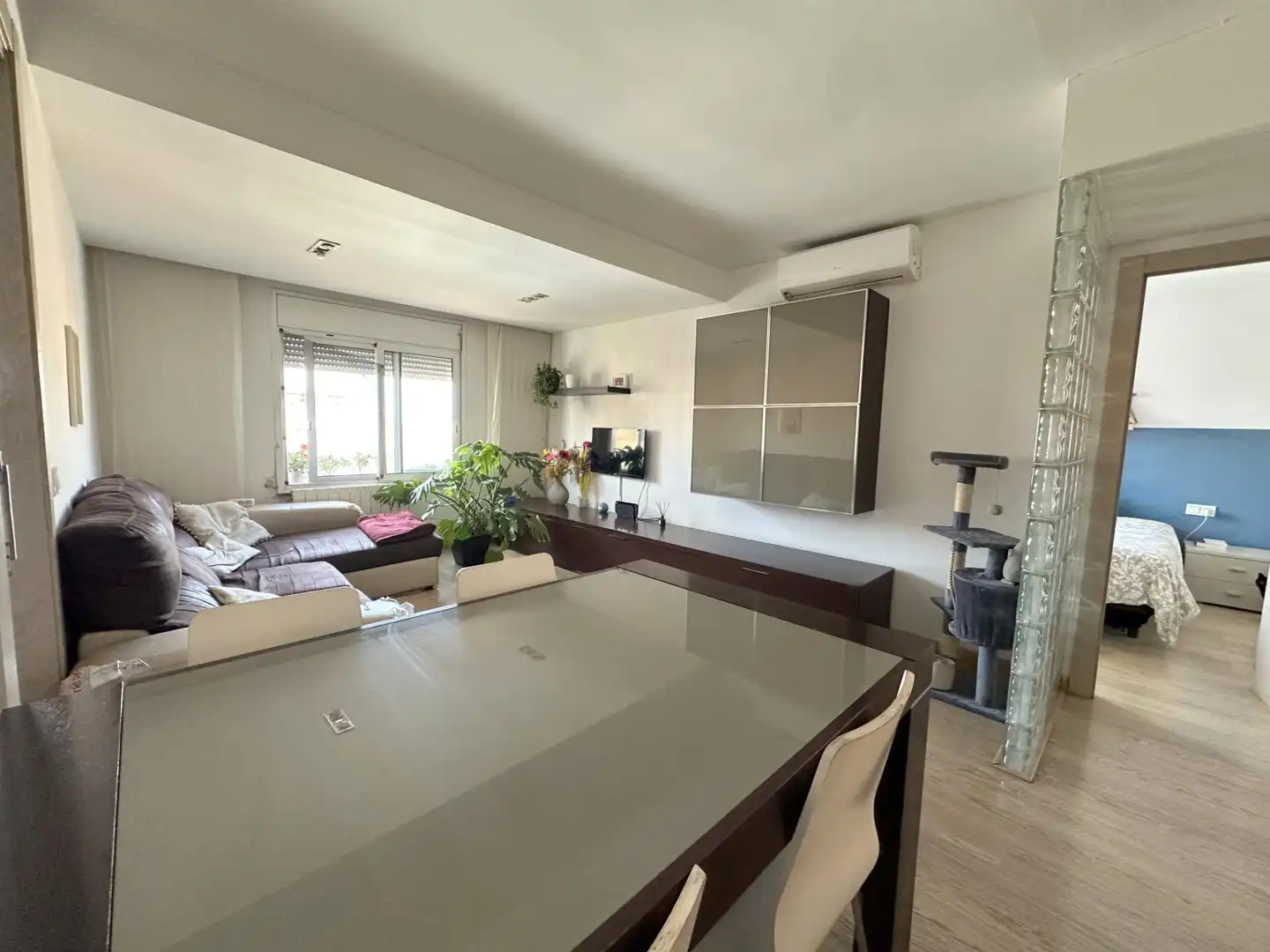 Sala de estar de Piso en venta en Sant Boi de Llobregat con Aire acondicionado, Parquet y Amueblado