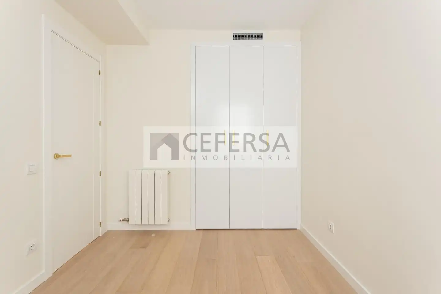 Bedroom of Flat for sale in Barcelona  with Air Conditioner, Heating and Storage room