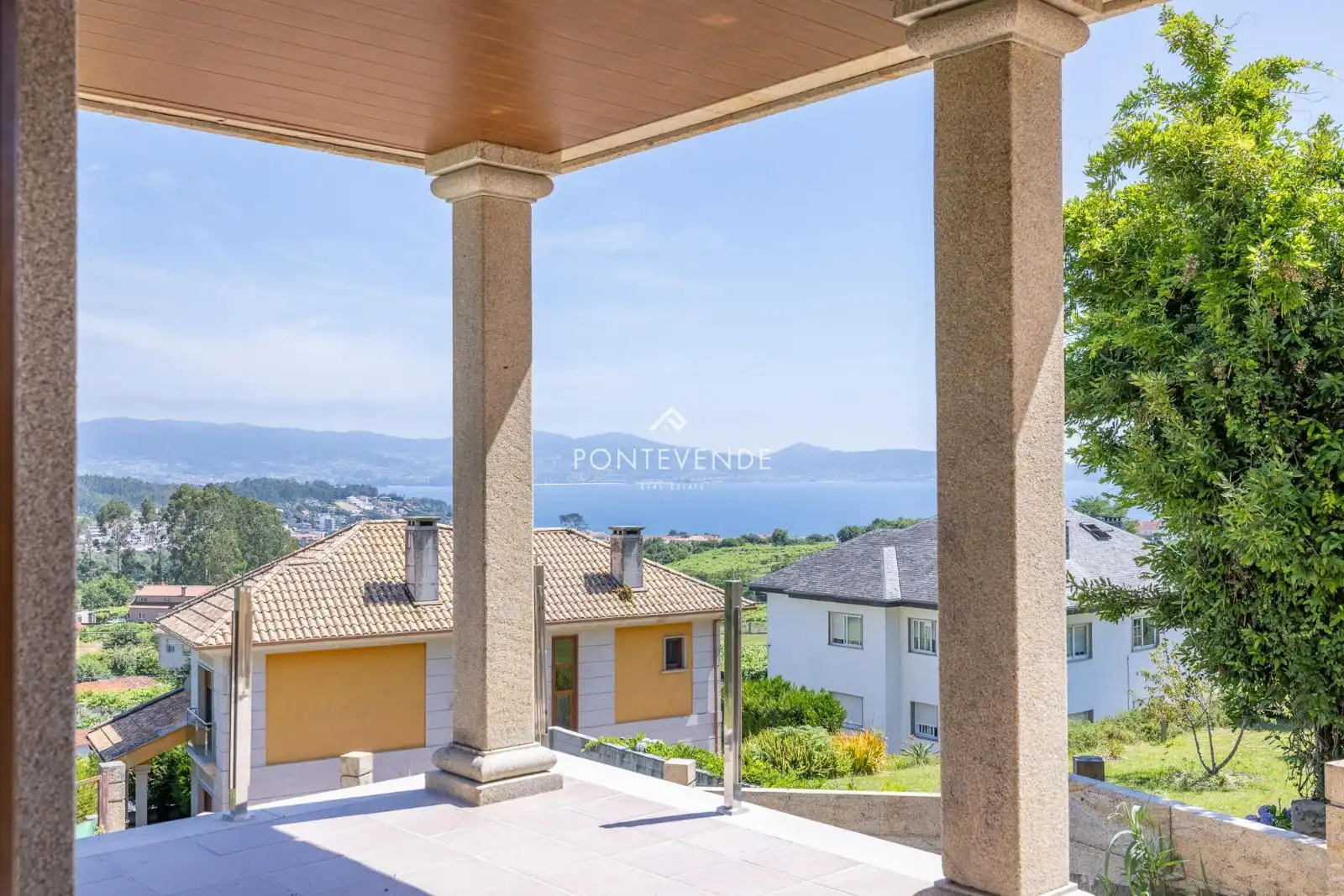 Terrace of Houses for sale in Sanxenxo  with Private garden, Parquet flooring and Terrace