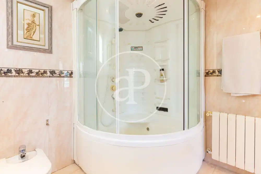 Baño de Casa o chalet de alquiler en La Pobla de Farnals con Aire acondicionado, Calefacción y Jardín privado