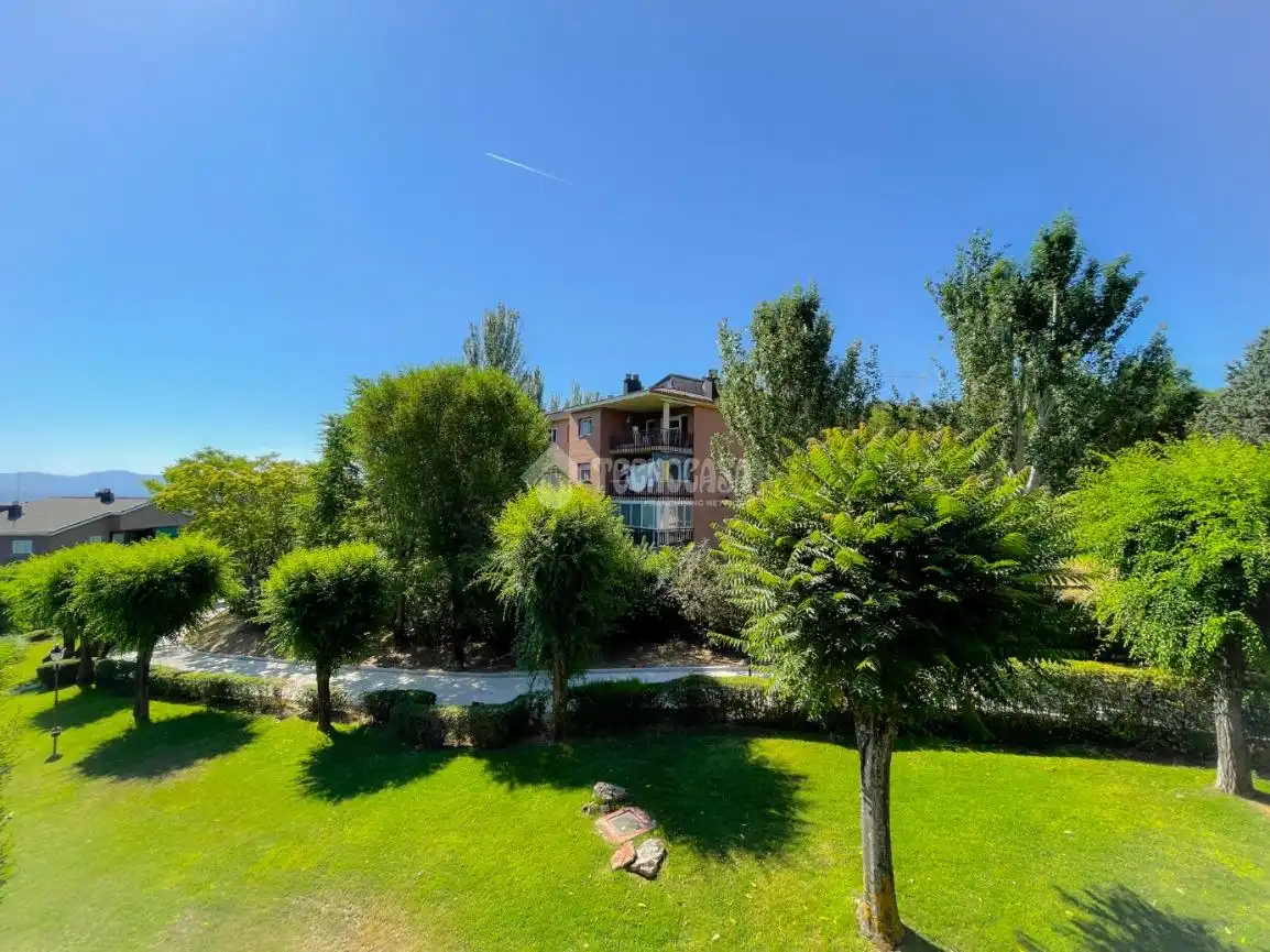 Jardín de Piso en venta en Guadarrama con Aire acondicionado, Calefacción y Terraza