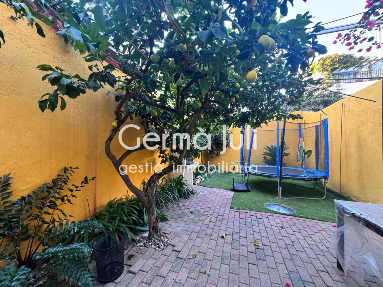 Jardín de Casa o chalet en venta en Badalona con Aire acondicionado, Calefacción y Jardín privado