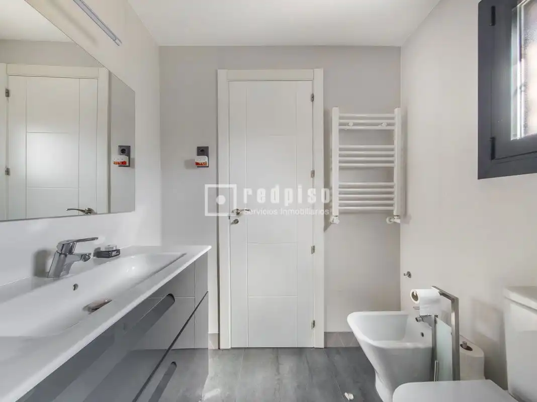 Baño de Casa o chalet en venta en Rivas-Vaciamadrid con Aire acondicionado, Calefacción y Piscina