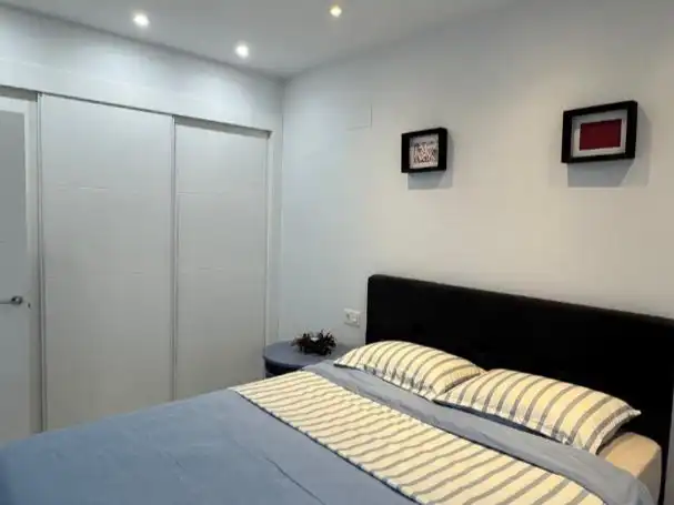 Habitación de Piso en venta en Torrevieja con Aire acondicionado, Terraza y Piscina