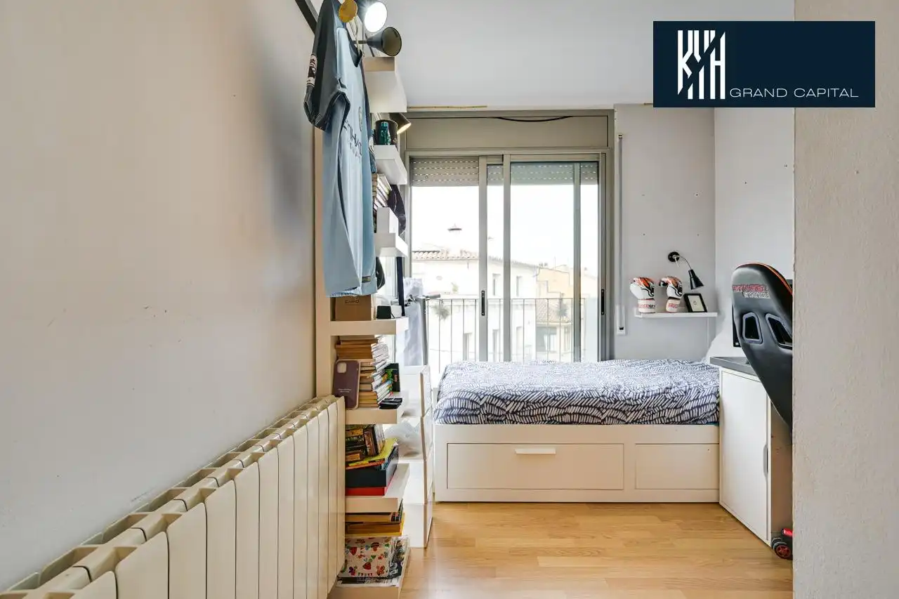 Habitación de Dúplex en venta en Salt con Calefacción, Terraza y Balcón