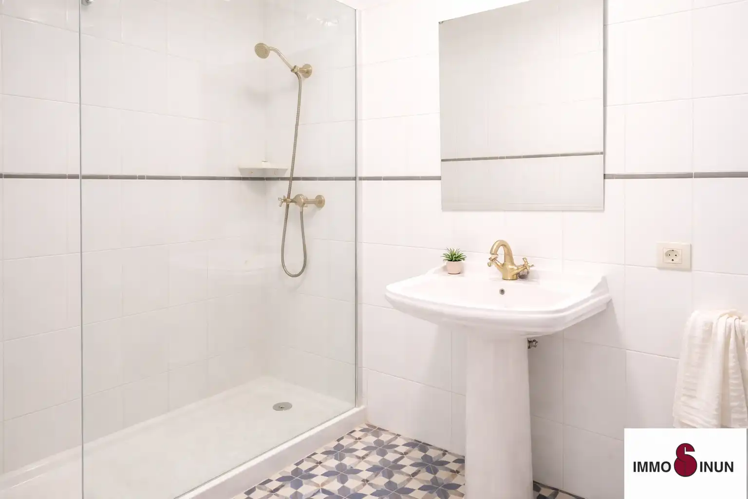 Baño de Piso en venta en Girona con Calefacción