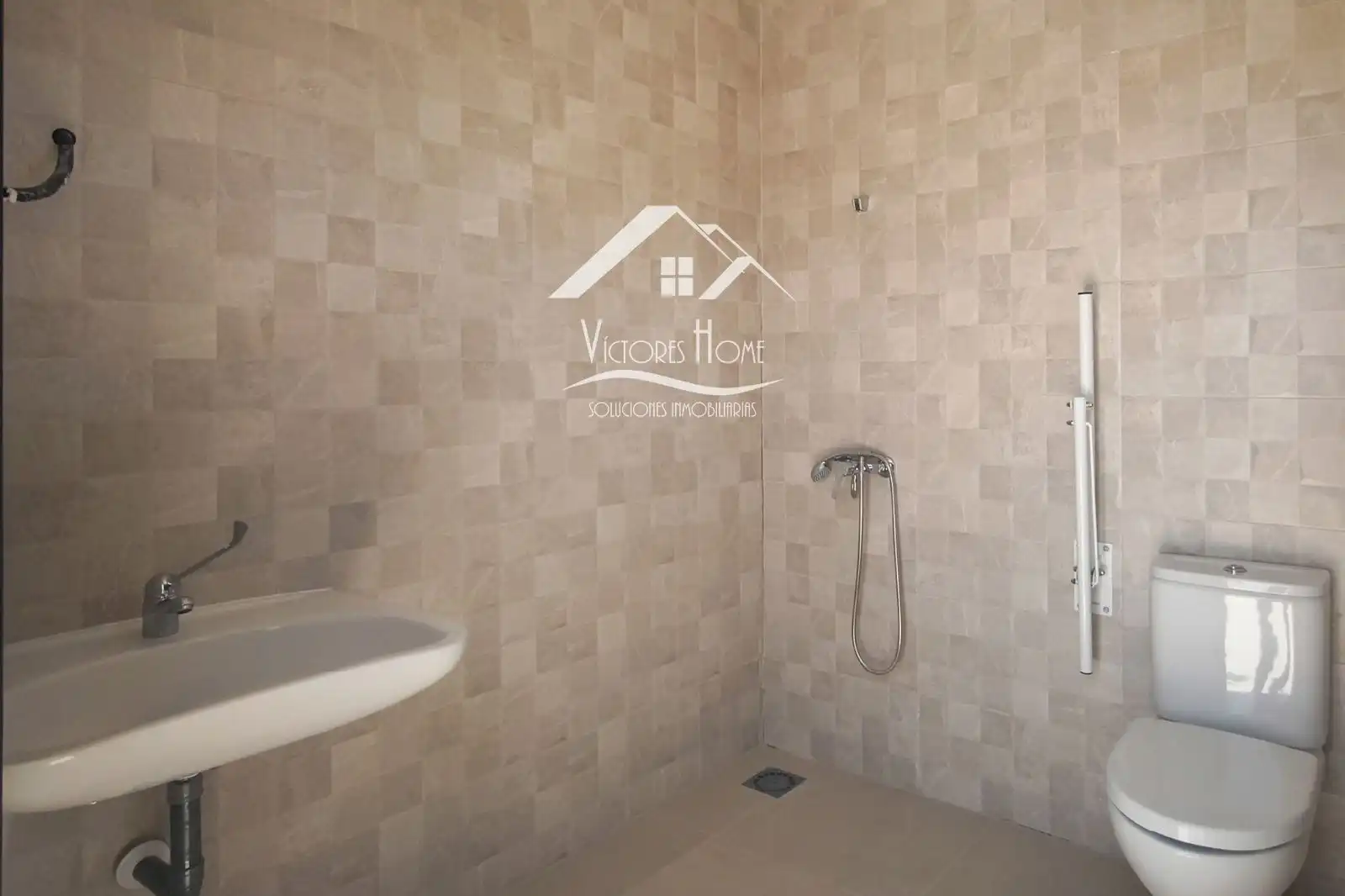Badezimmer von Wohnung zur Miete in Alcorcón mit Klimaanlage, Heizung und Schwimmbad
