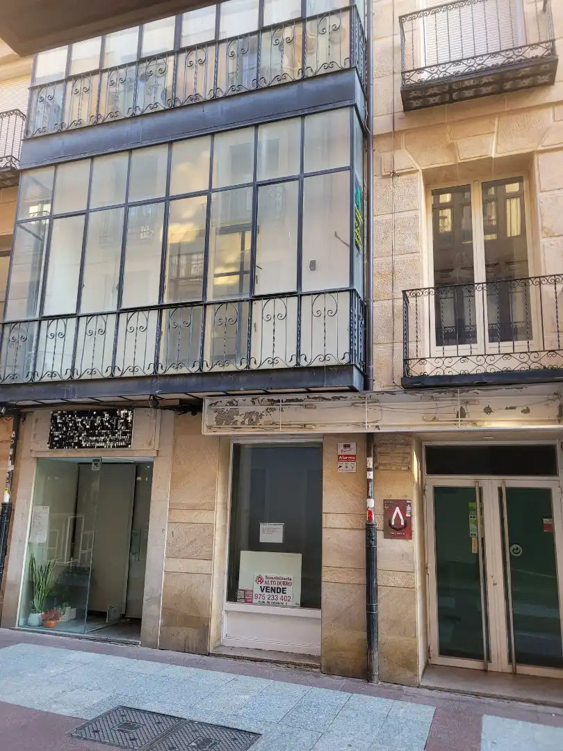 Local comercial en venta en Calle el Collado 10