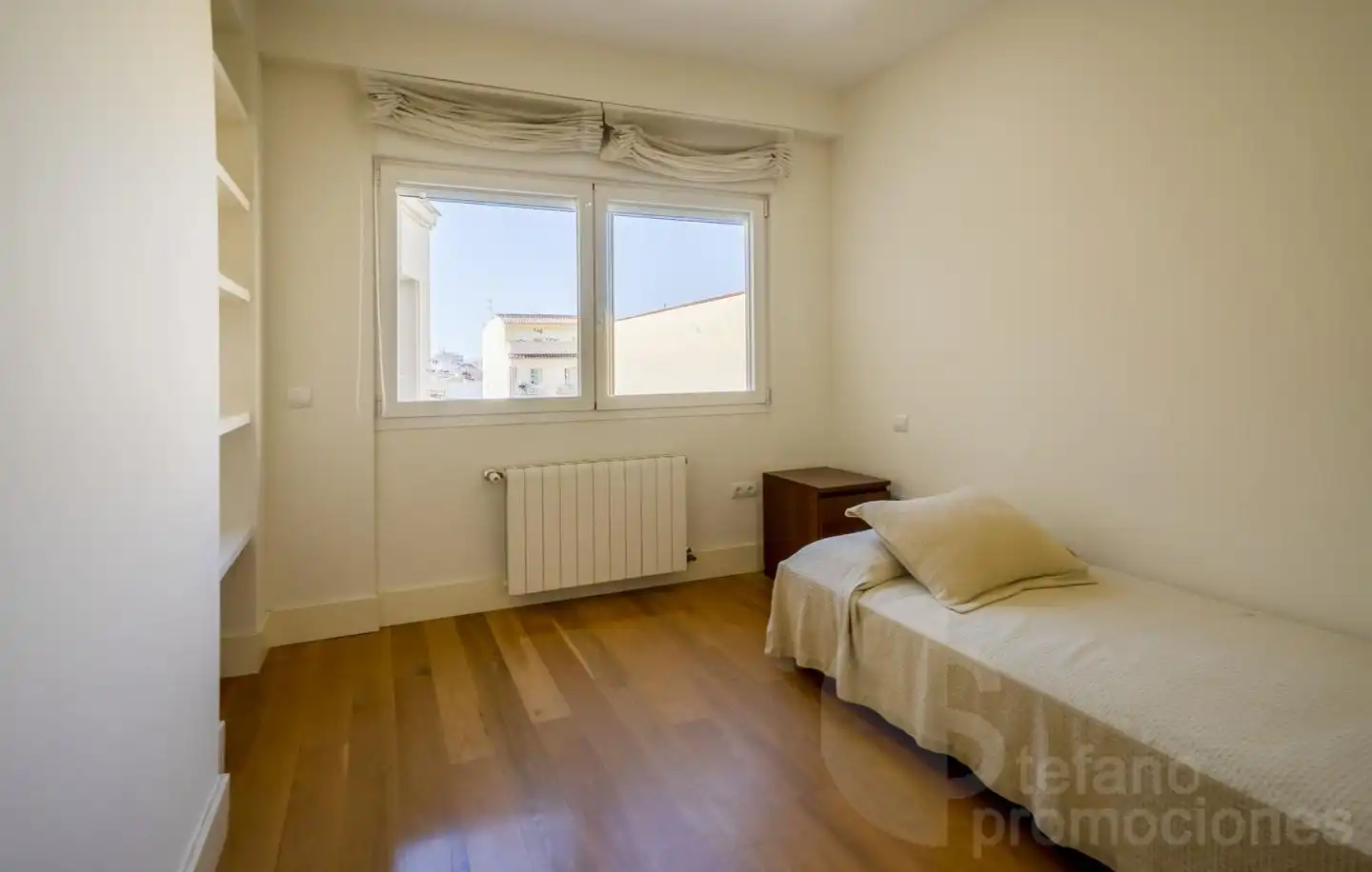 Schlafzimmer von Dachboden zur Miete in Málaga mit Klimaanlage, Heizung und Parkett