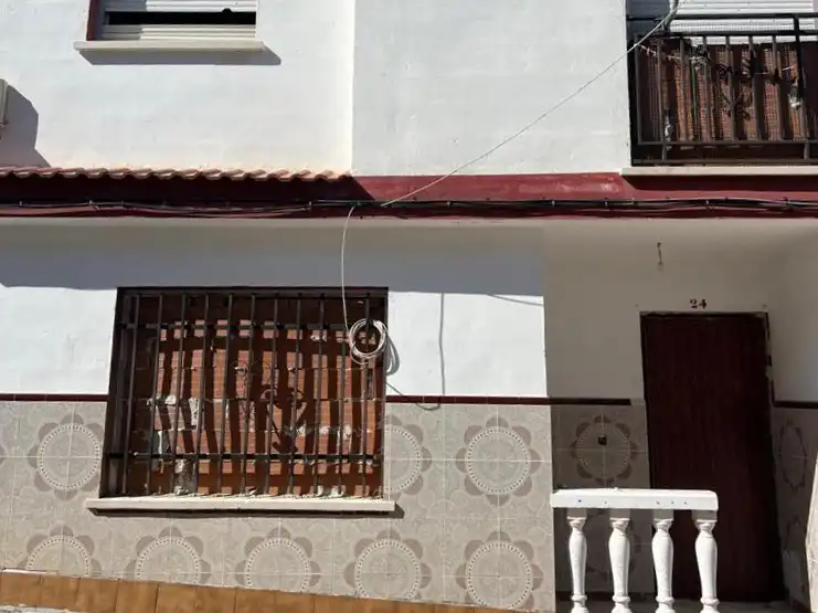 Außenansicht von Einfamilien-Reihenhaus zum Verkauf in Alcaudete de la Jara