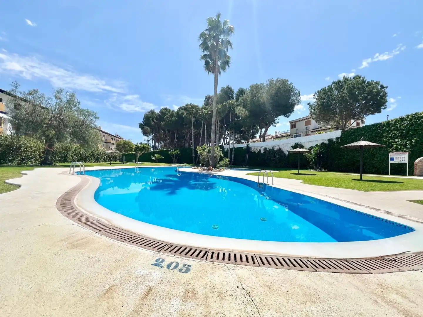 Piscina de Casa o chalet de alquiler en Pilar de la Horadada con Aire acondicionado, Calefacción y Terraza