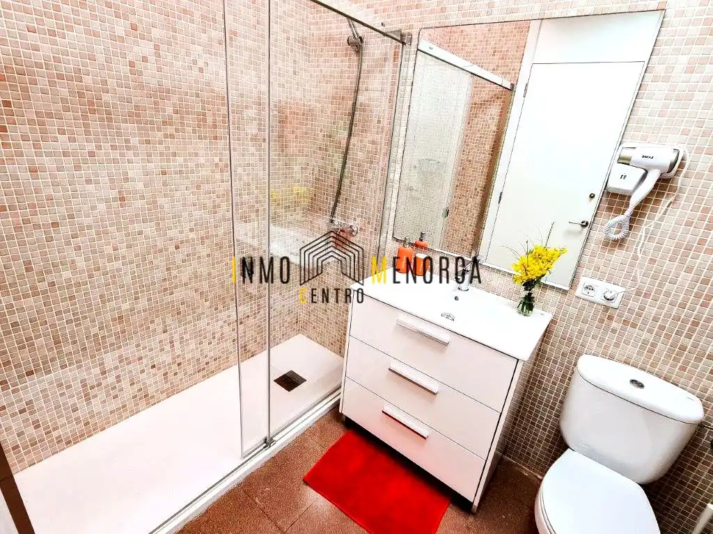 Bany de Apartament en venda en Ciutadella de Menorca amb Aire condicionat, Terrassa i Balcó