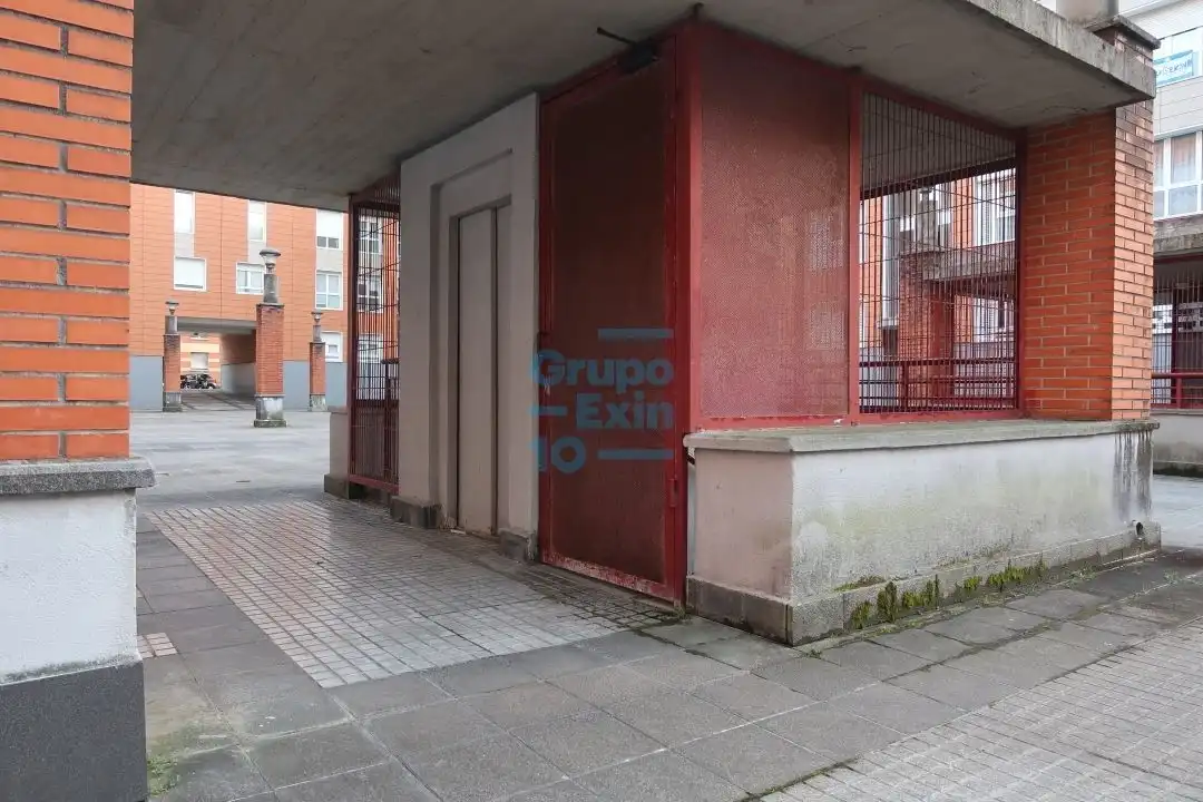 Vista exterior de Garatge en venda en Donostia - San Sebastián 