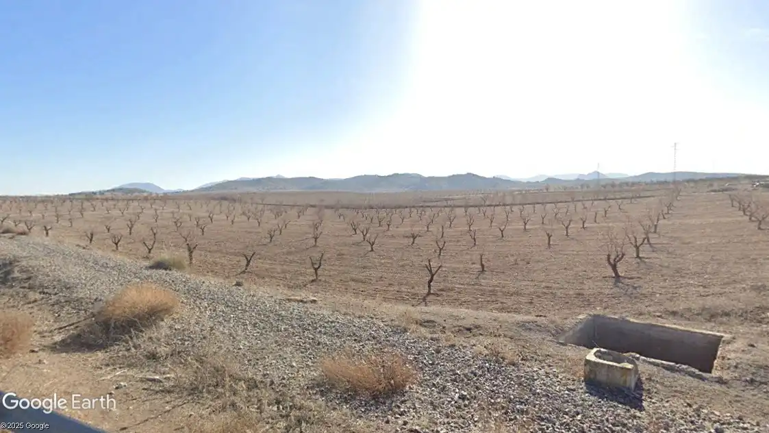 Rustikales Grundstück zum Verkauf in Guadix