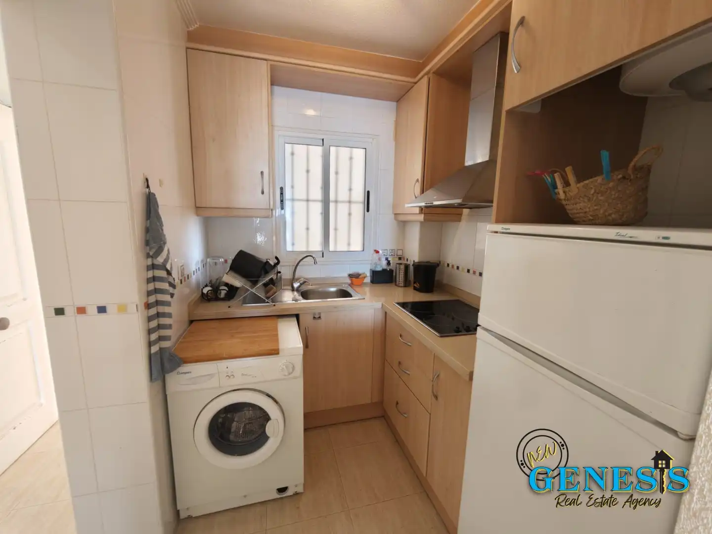 Cuina de Apartament en venda en Torrevieja amb Aire condicionat, Moblat i Rentadora