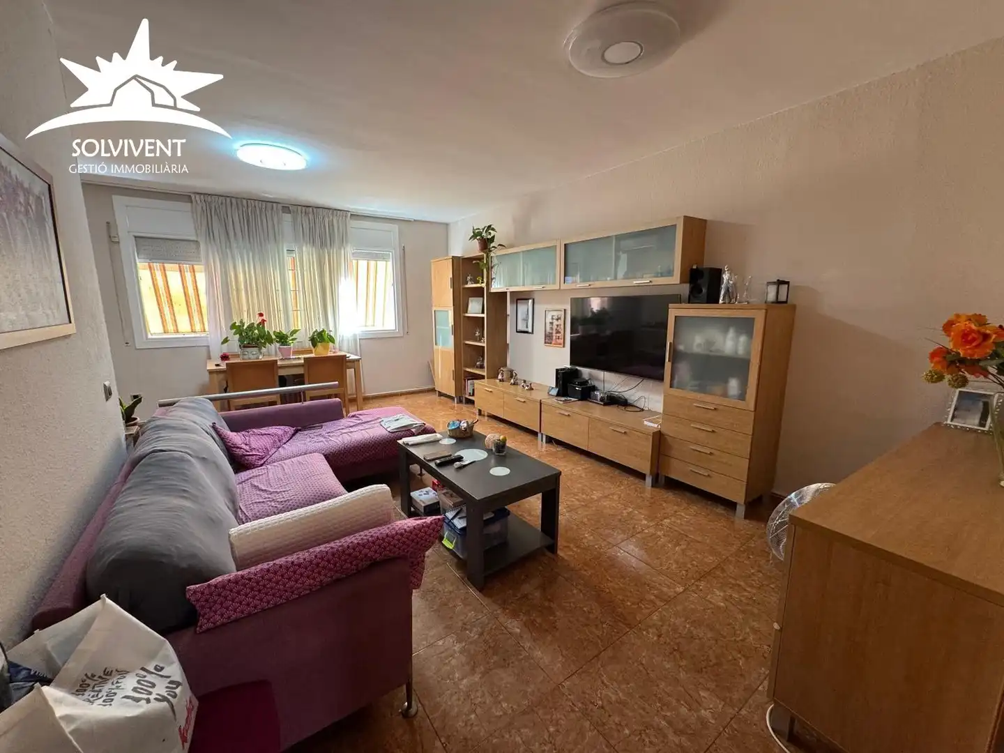 Sala de estar de Casa adosada en venta en La Palma de Cervelló con Aire acondicionado, Calefacción y Parquet