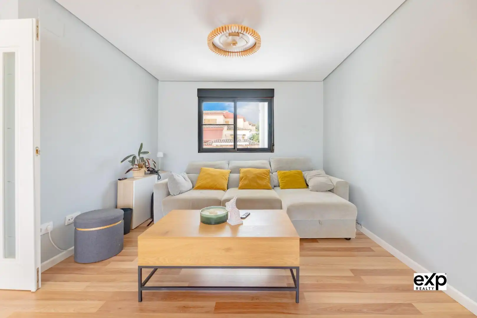 Sala de estar de Casa o chalet en venta en L'Eliana con Aire acondicionado, Calefacción y Jardín privado