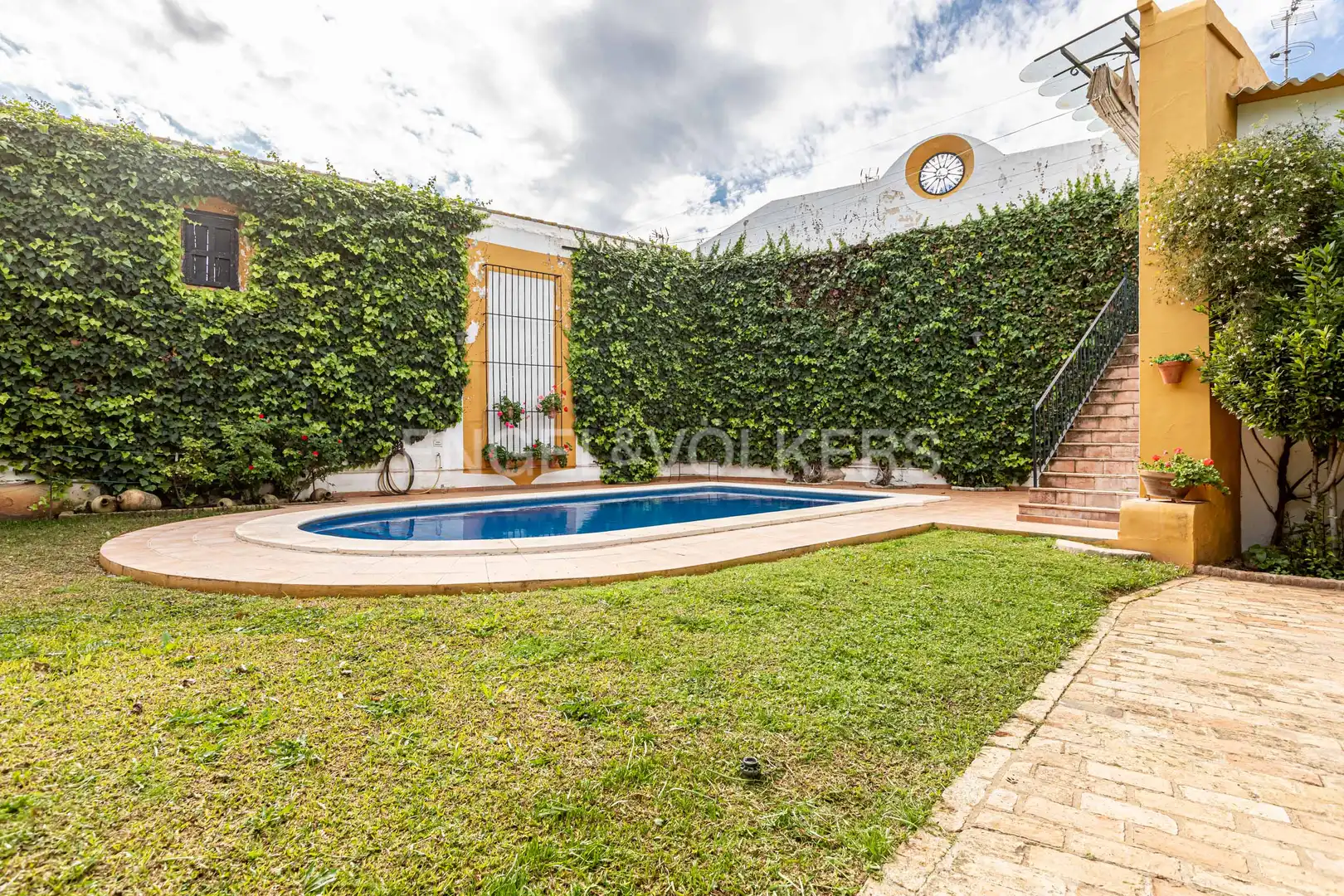 Jardín de Casa o chalet en venta en Umbrete con Calefacción, Jardín privado y Piscina