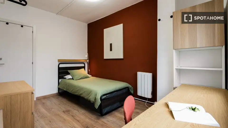 Schlafzimmer von Wohnung zur untervermieten in Sabadell mit Klimaanlage, Heizung und Möbliert