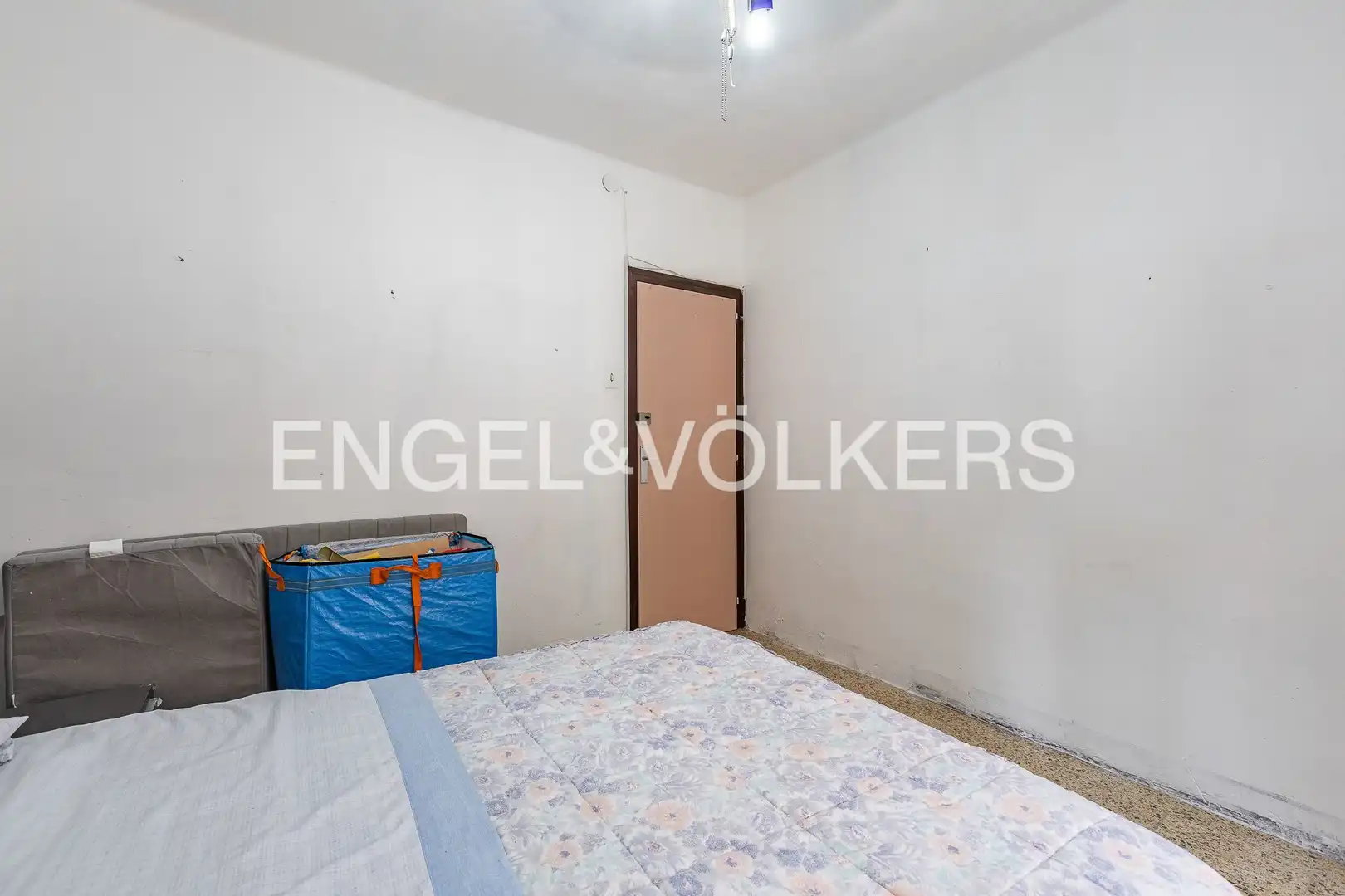 Piso en venta en Barcelona con Calefacción y Terraza