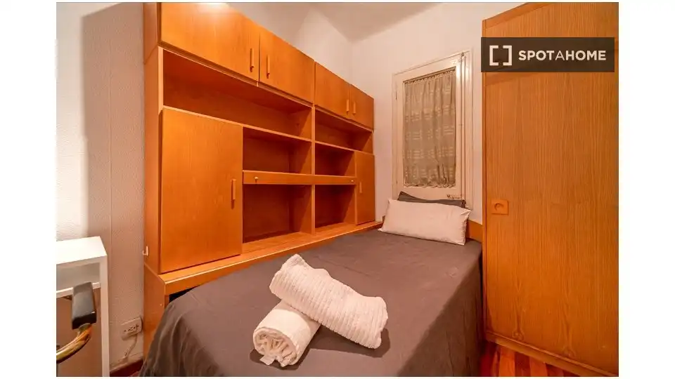 Bedroom of Flat for rent in Barcelona  with Air Conditioner, Heating and Furnished