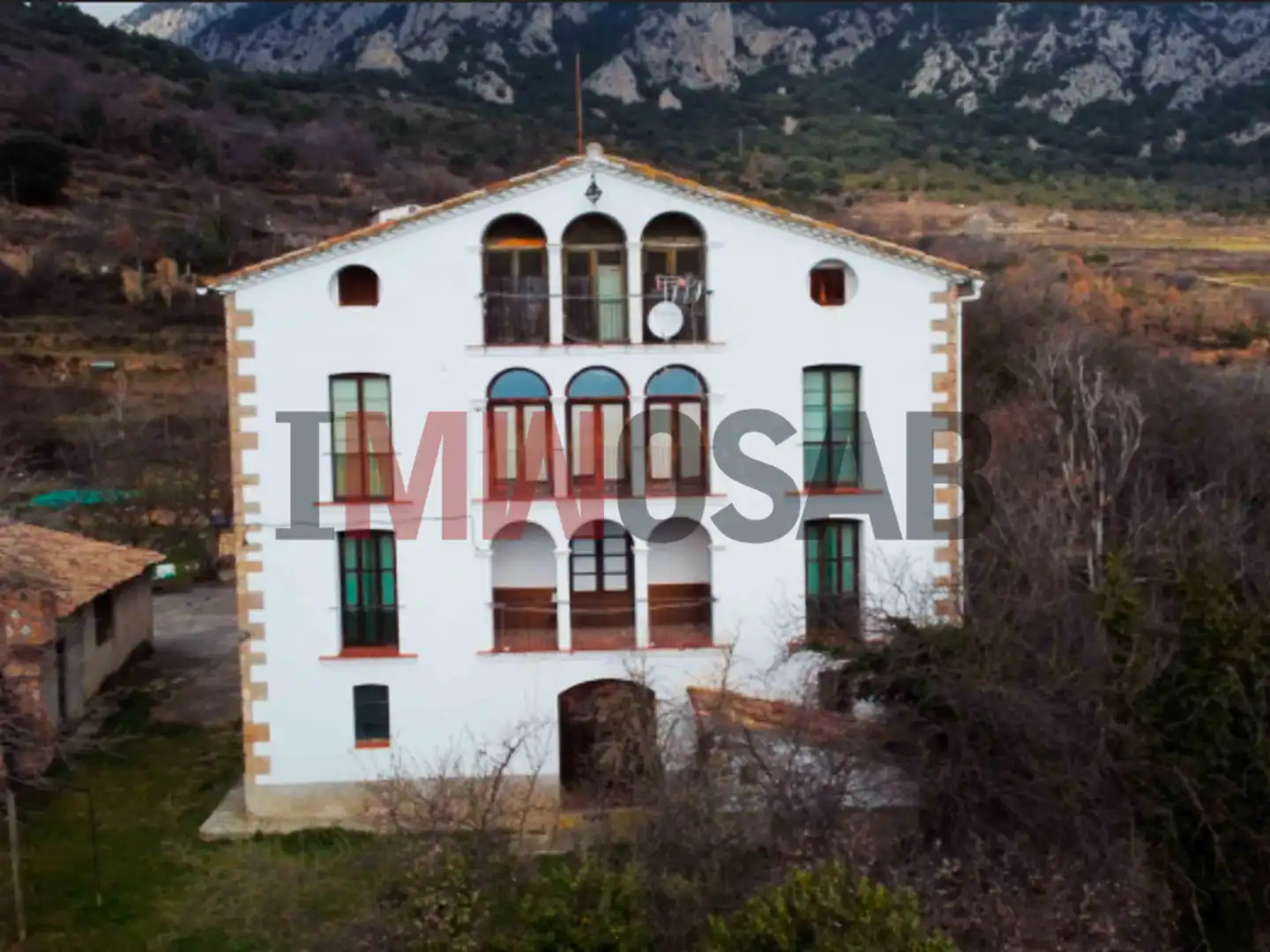 Vista exterior de Finca rústica en venda en Berga amb Jardí privat, Terrassa i Balcó