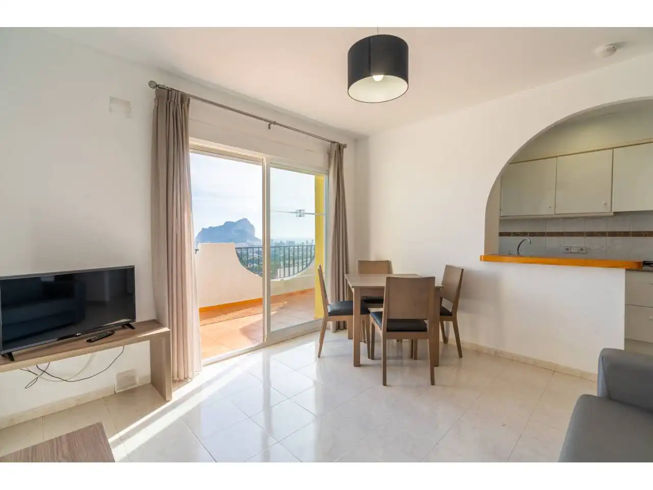 Esszimmer von Einfamilien-Reihenhaus zum Verkauf in Calpe / Calp mit Klimaanlage, Terrasse und Möbliert