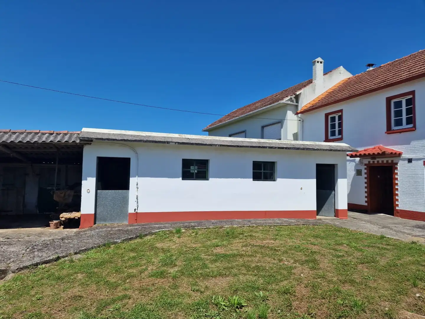 Vista exterior de Casa o xalet en venda en Narón amb Jardí privat i Terrassa
