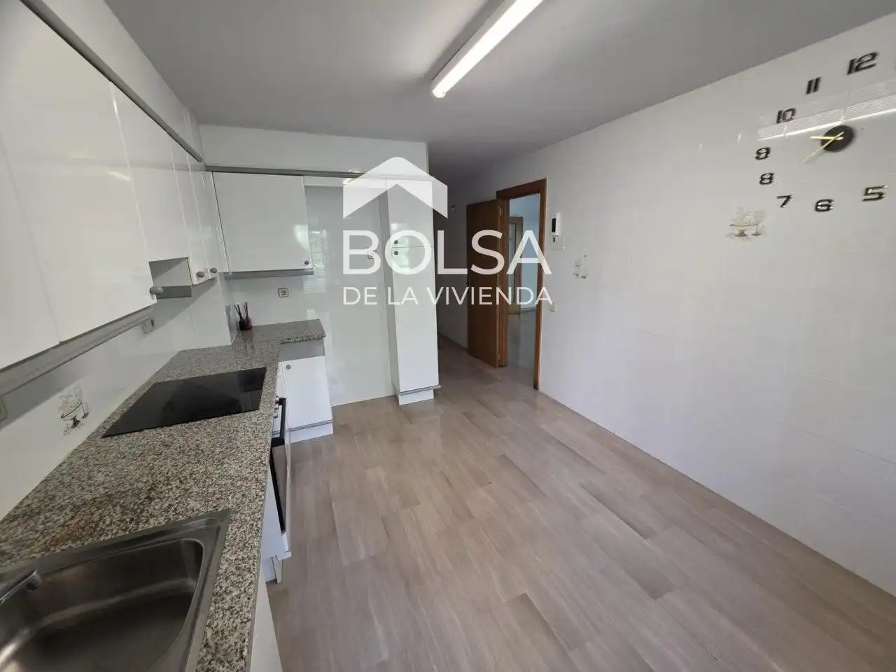 Cuina de Pis en venda en Manresa amb Aire condicionat, Calefacció i Terrassa