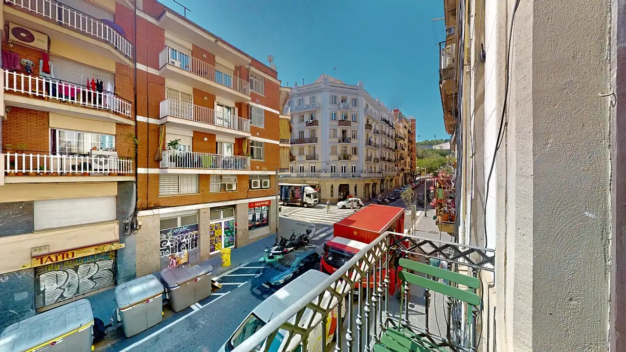 Vista exterior de Piso en venta en Barcelona con Aire acondicionado, Calefacción y Balcón