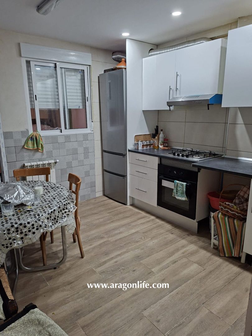 Kitchen of Flat for sale in Caspe  with Heating, Furnished and Oven
