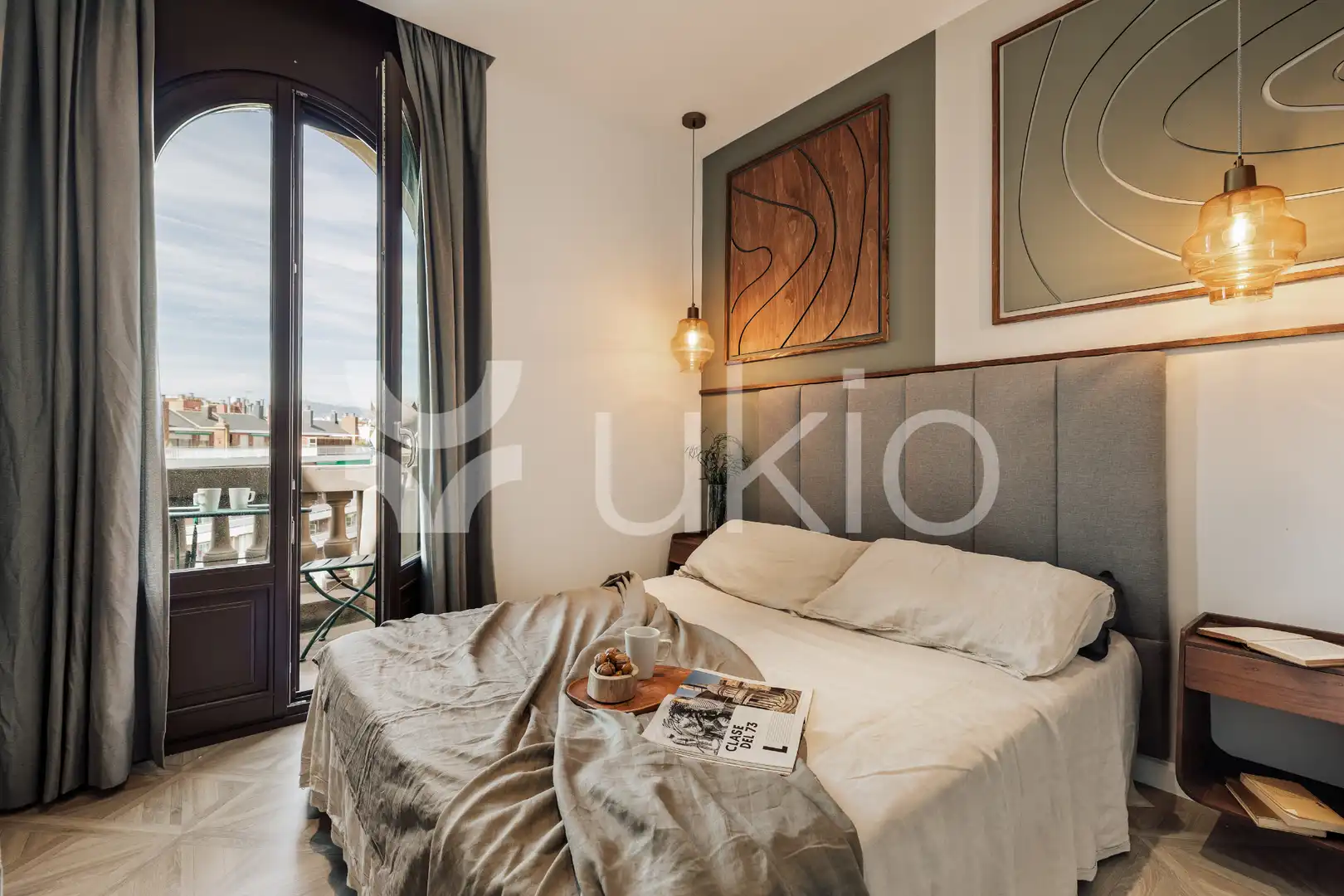 Dormitori de Apartament de lloguer en Barcelona amb Aire condicionat, Calefacció i Moblat
