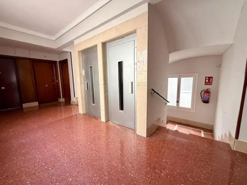 Wohnung zum Verkauf in Madrid mit Heizung, Terrasse und Möbliert