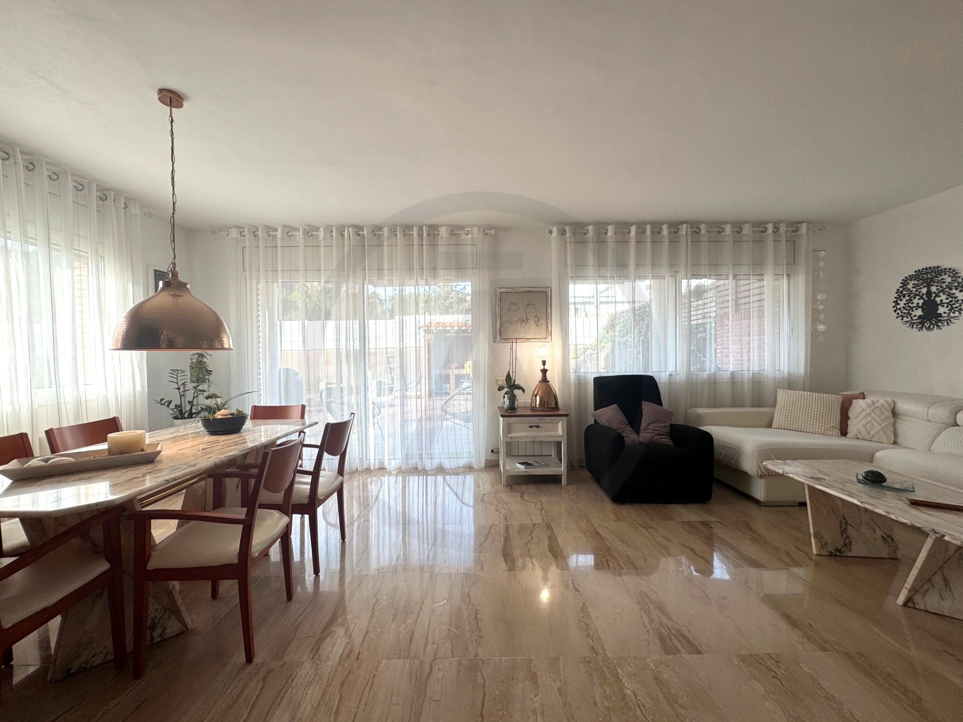 Sala d'estar de Casa o xalet en venda en Sant Quirze del Vallès amb Calefacció, Jardí privat i Parquet