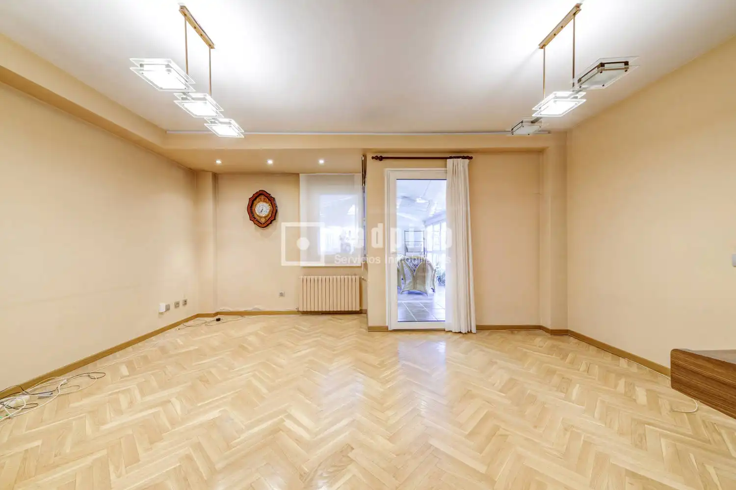 Living room of Flat for sale in Pozuelo de Alarcón  with Heating, Private garden and Parquet flooring