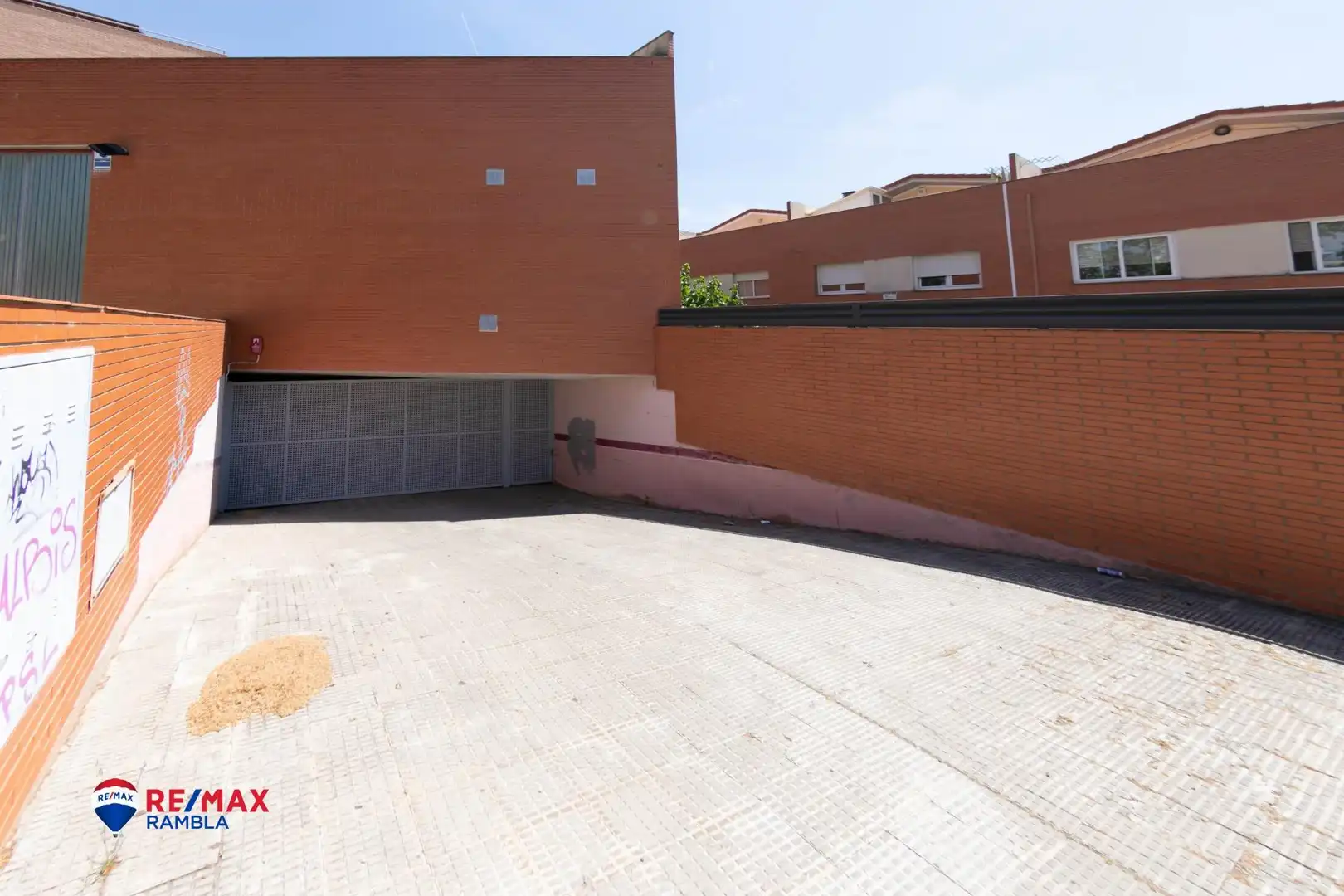 Aparcament de Àtic en venda en Reus amb Aire condicionat, Calefacció i Jardí privat