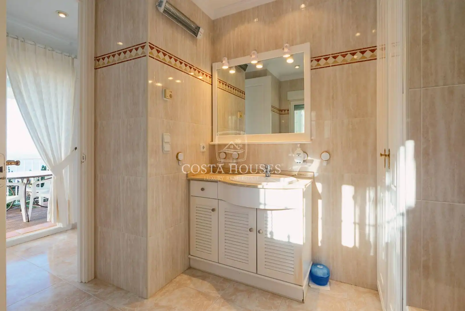 Bathroom of Houses for sale in Dénia  with Air Conditioner, Heating and Private garden