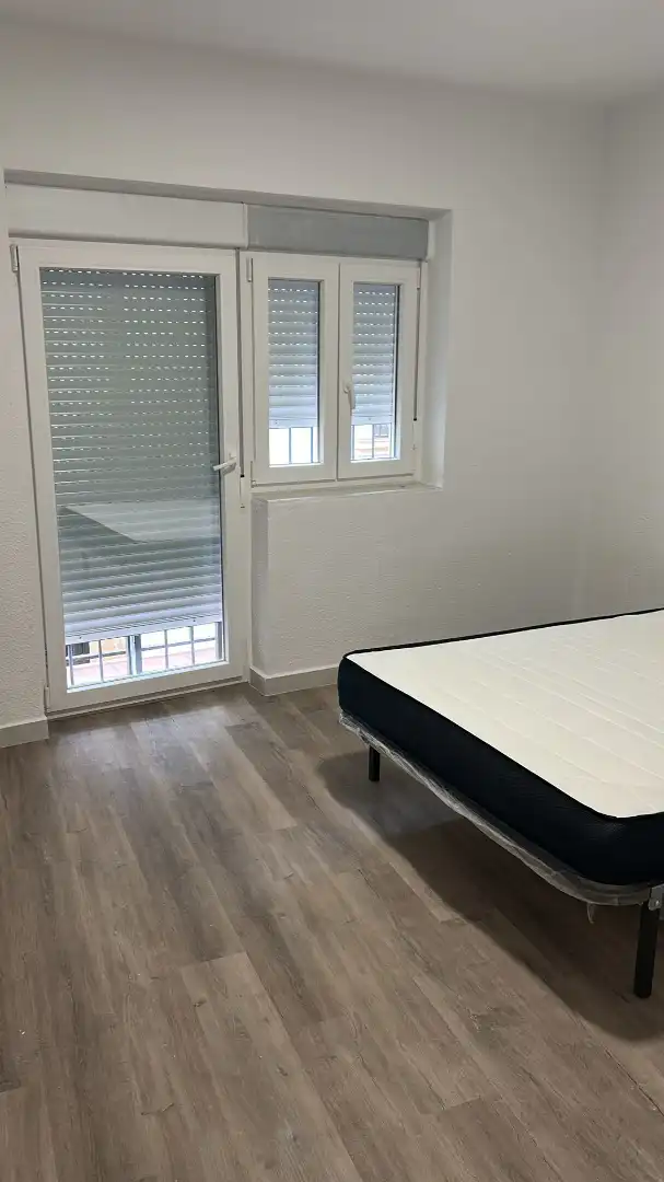 Dormitori de Pis en venda en Mérida amb Terrassa i Moblat