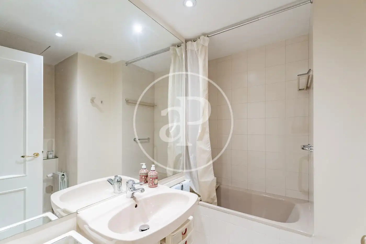 Baño de Piso en venta en Madrid con Aire acondicionado, Calefacción y Balcón