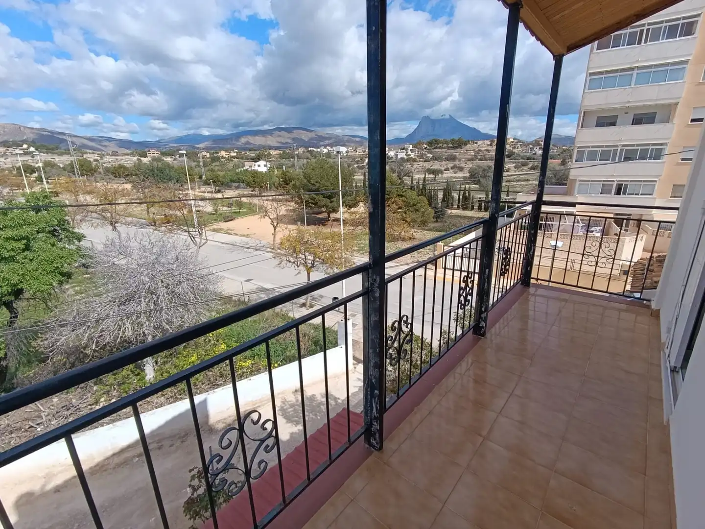 Vista exterior de Casa o chalet en venta en Villajoyosa / La Vila Joiosa con Jardín privado, Terraza y Balcón