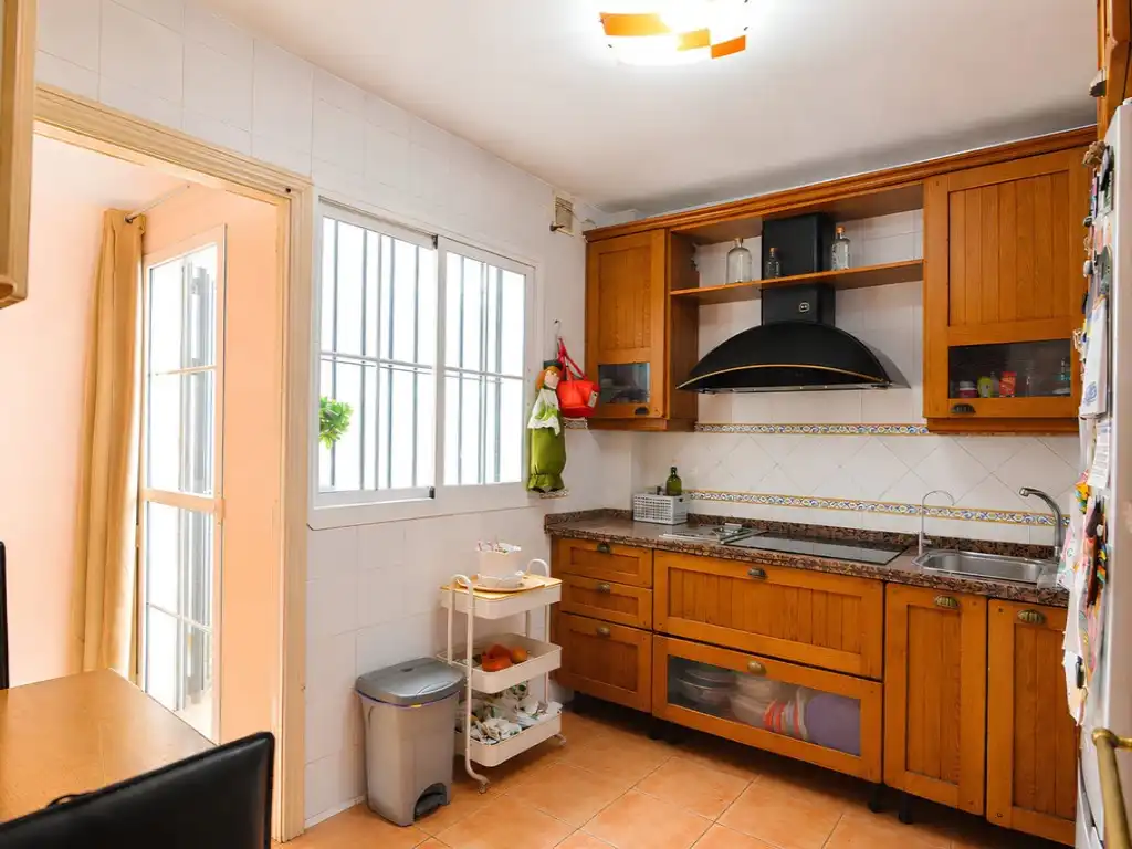 Cocina de Casa adosada en venta en Benalmádena con Aire acondicionado, Jardín privado y Amueblado