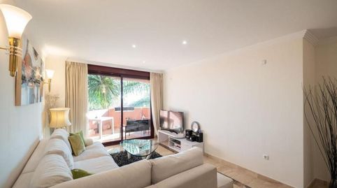 Foto 4 de Apartamento de alquiler en Guadalmansa, Estepona