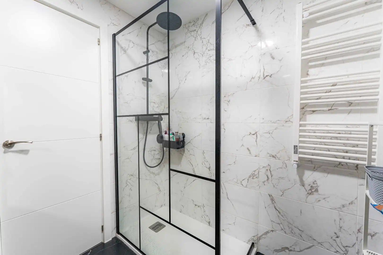 Badezimmer von Wohnung zum Verkauf in Fuenlabrada mit Heizung