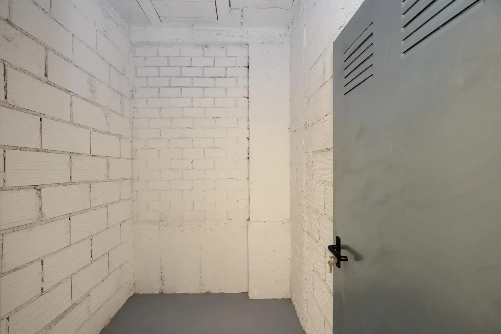 Storage room for sale in Granada