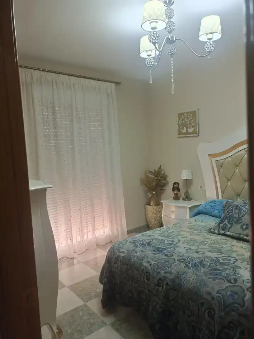 Dormitori de Casa adosada en venda en Fuente Vaqueros amb Aire condicionat i Balcó