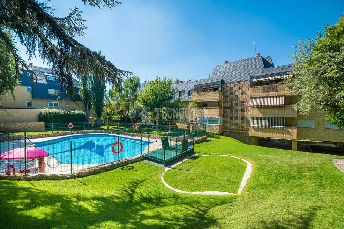 Vista exterior de Piso de alquiler en Majadahonda con Aire acondicionado, Calefacción y Terraza