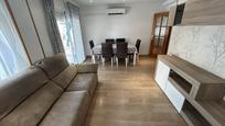 Living room of Flat for sale in Sant Vicenç Dels Horts  with Air Conditioner and Balcony