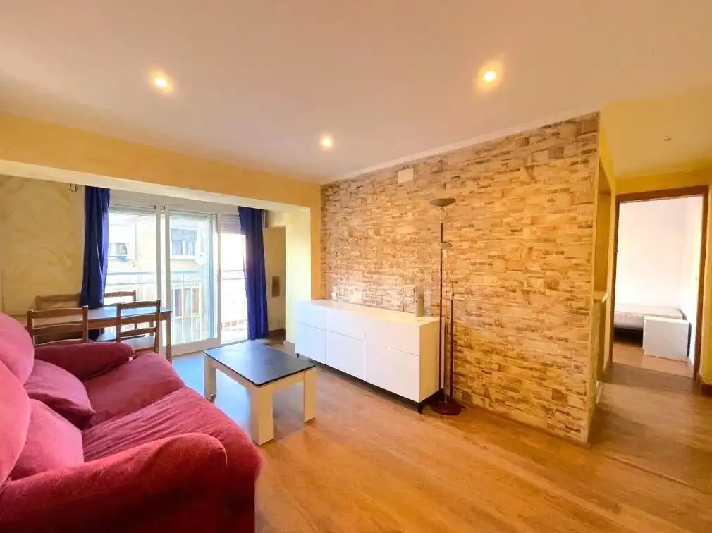 Piso con ascensor en venta en Pla - Carolinas