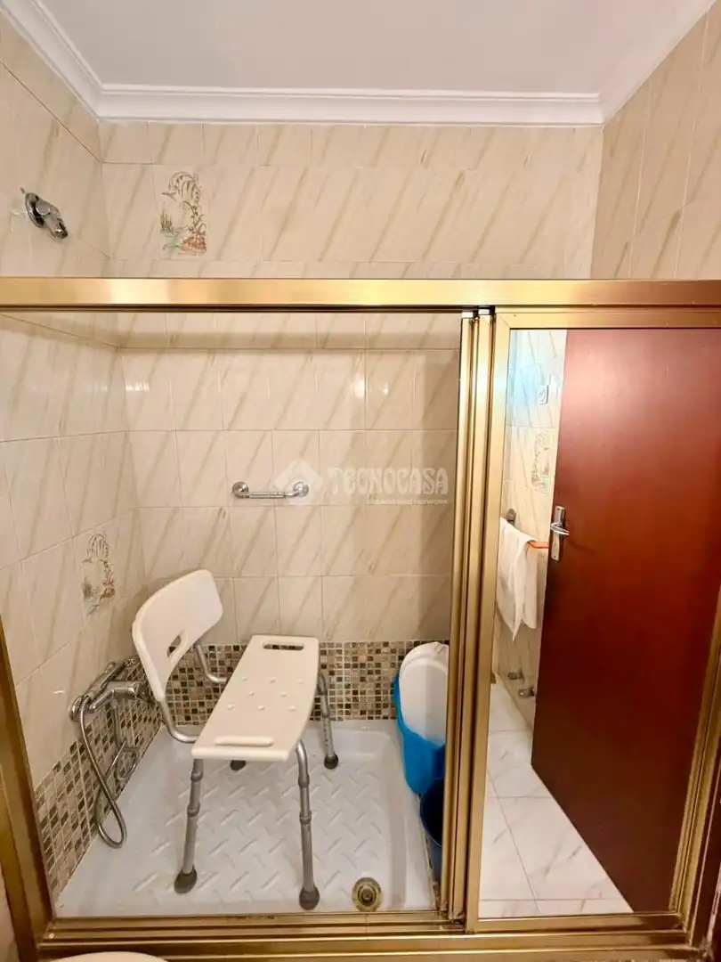 Baño de Piso en venta en Sevilla con Aire acondicionado y Terraza
