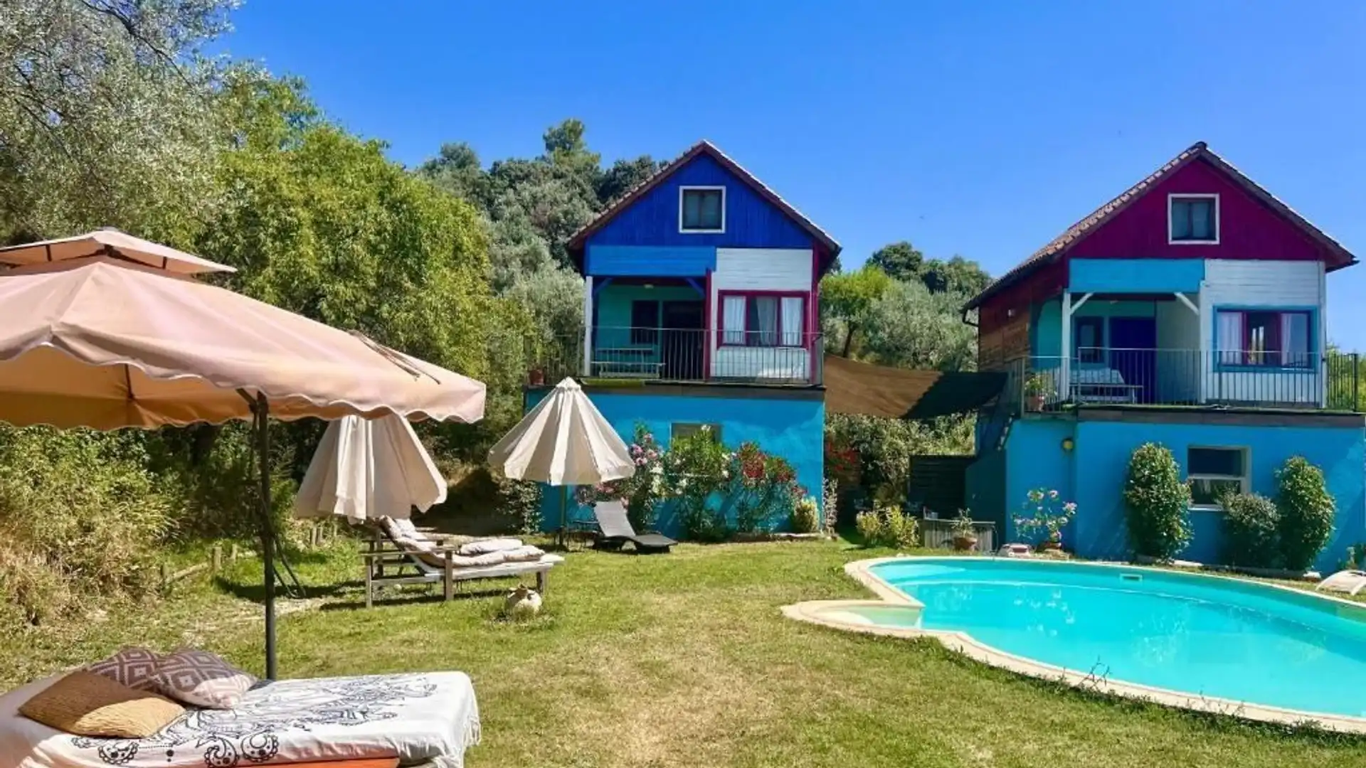 Garden of Houses for sale in Colungo  with Air Conditioner, Heating and Terrace